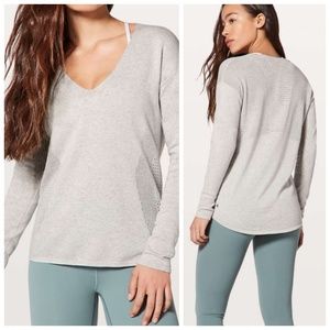 Still Movement Sweater, Vneck, HNIM